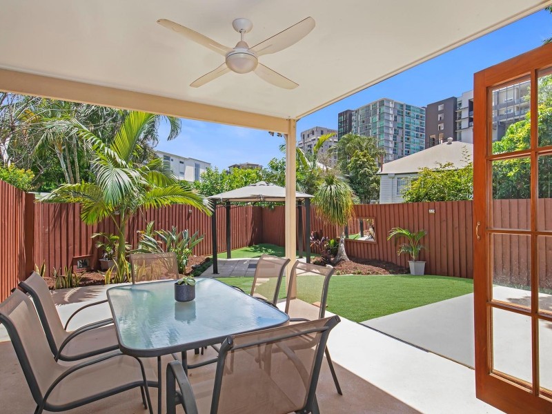 4/7 Rosina Street, Kangaroo Point QLD 4169