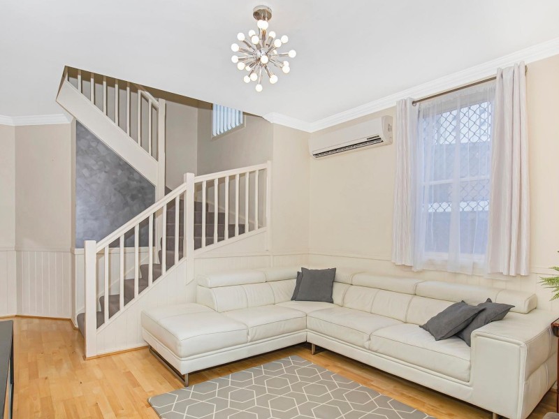 4/7 Rosina Street, Kangaroo Point QLD 4169