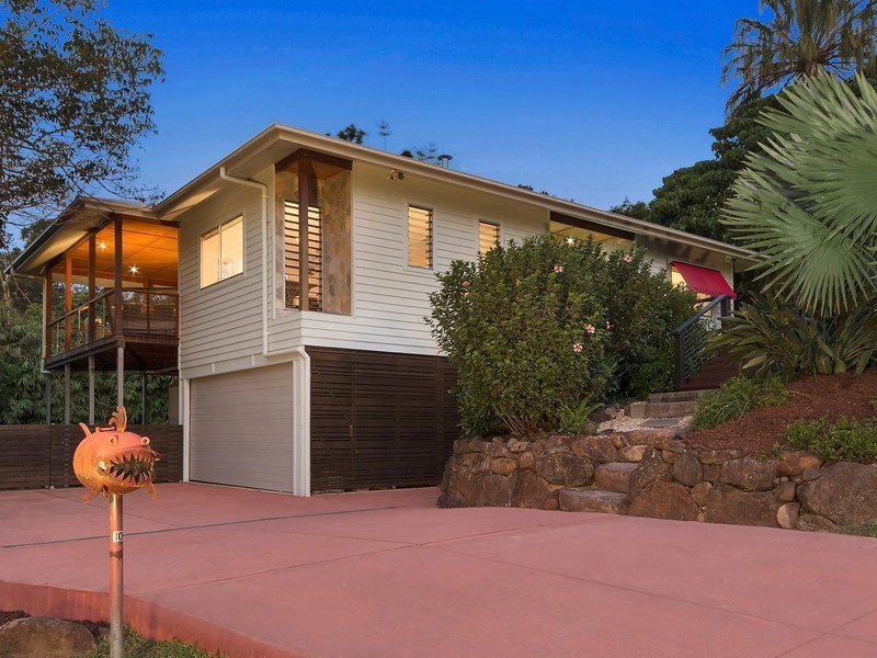 10 Bulgoon Crescent, Ocean Shores NSW 2483