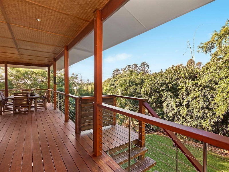 10 Bulgoon Crescent, Ocean Shores NSW 2483