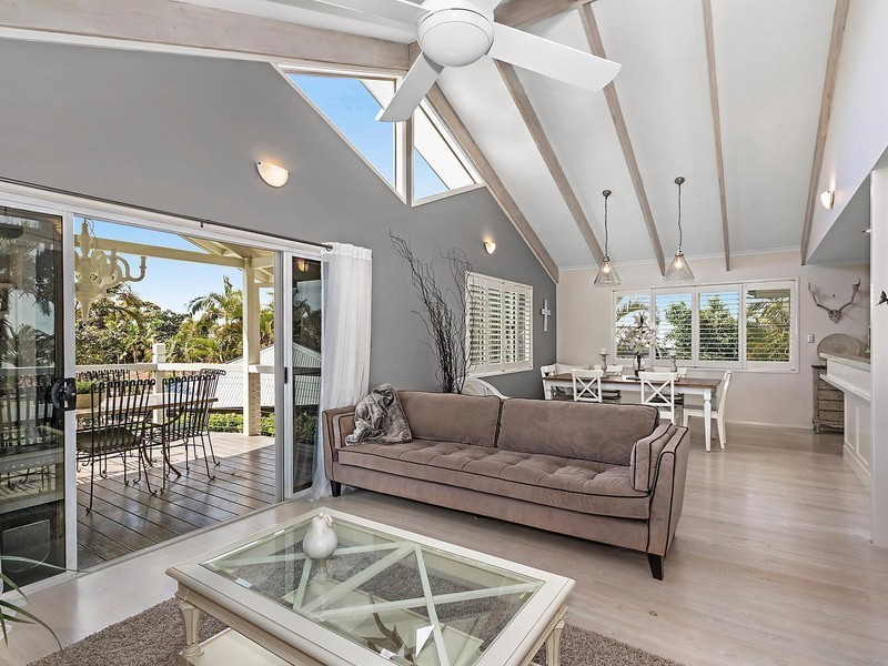 11 Hakea Crescent, Suffolk Park NSW 2481