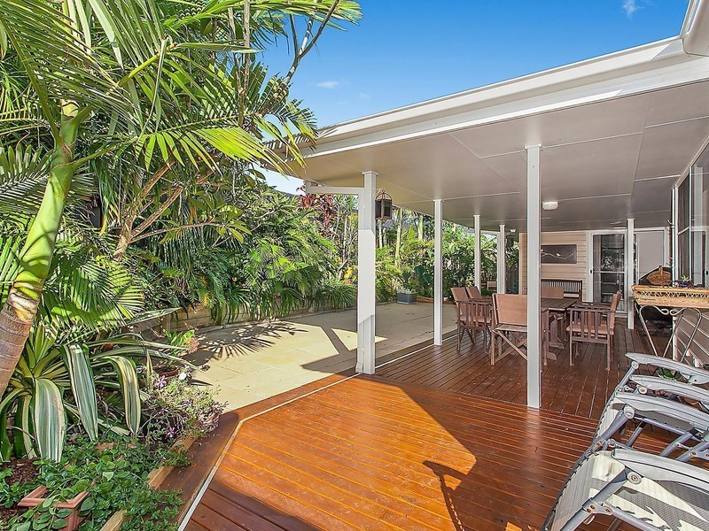 4 Palmer Avenue, Ocean Shores NSW 2483