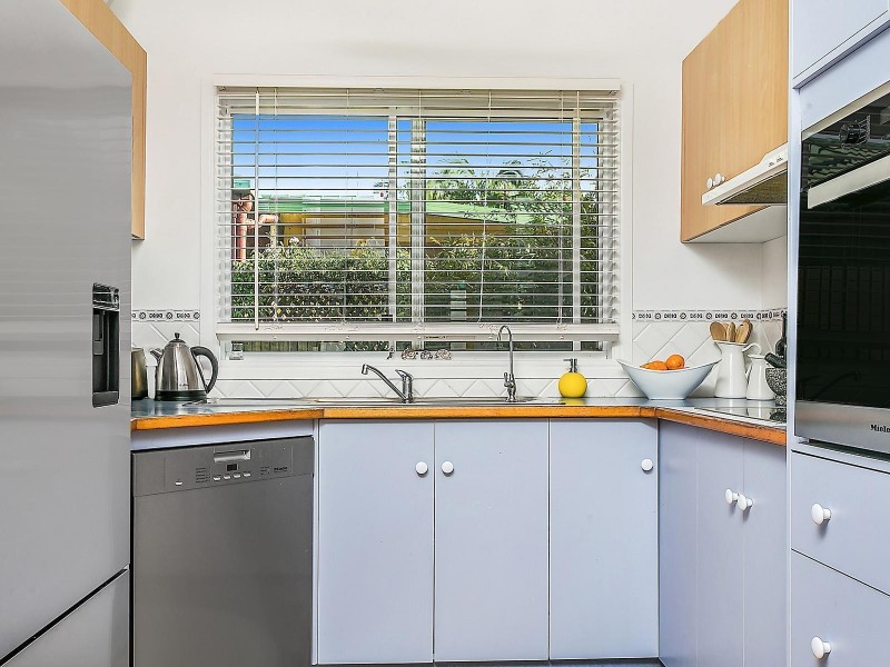 2 Bottlebrush Crescent, Suffolk Park NSW 2481