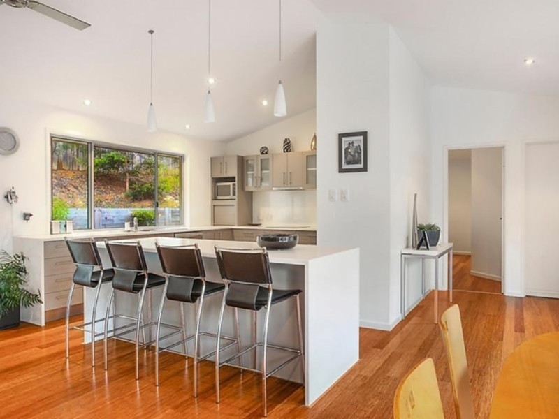 2 Sundown Close, Tanawha QLD 4556