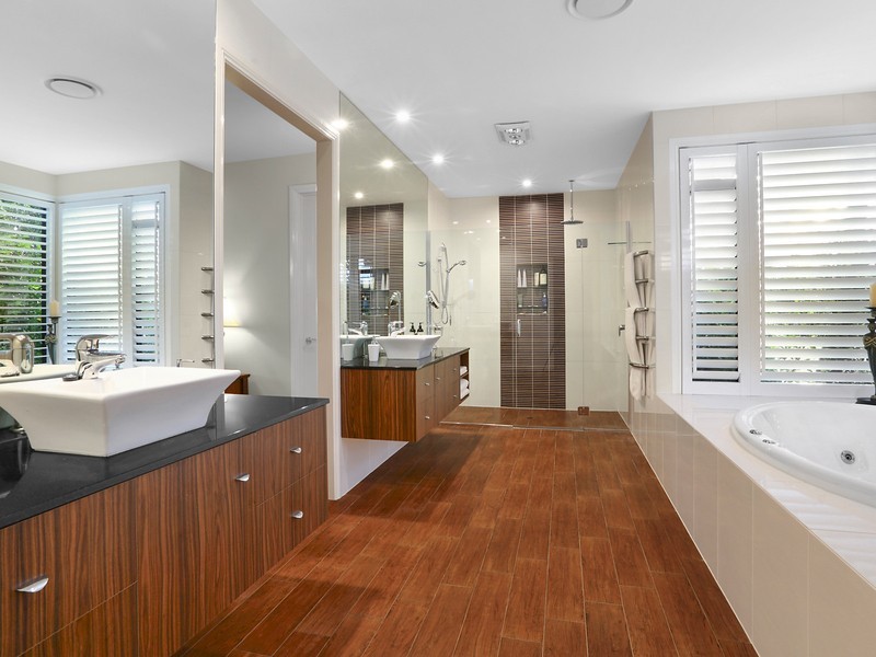 19 Mountain Top Court, Mons QLD 4556