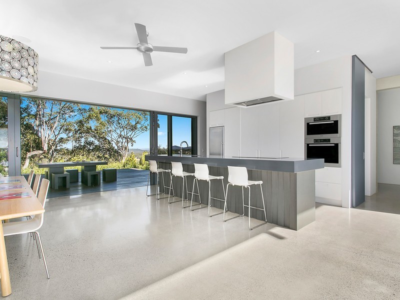 18 Mountain Top Court, Mons QLD 4556