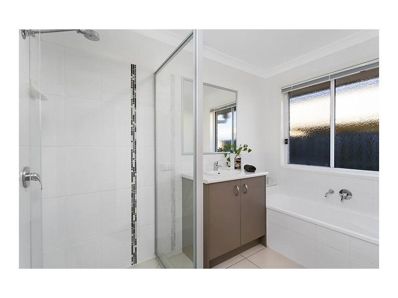 10 Riverstone Crescent, Little Mountain QLD 4551