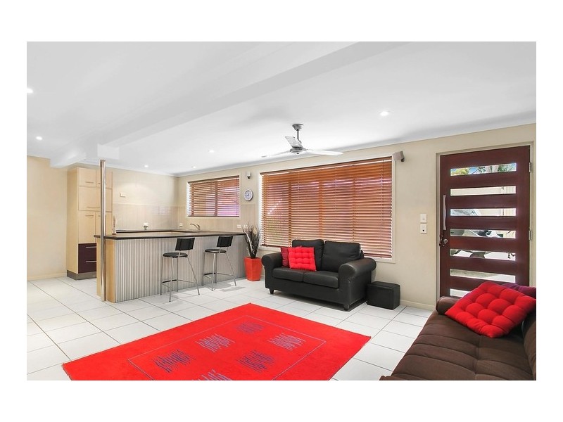 17 Pettigrew Street, Mooloolaba QLD 4557
