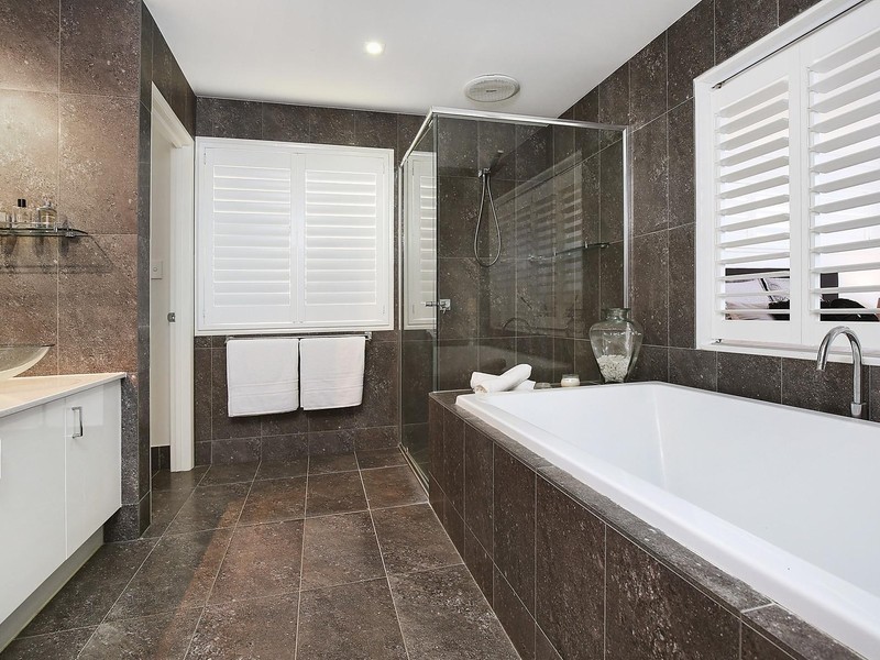 9 Victor Street, Alexandra Headland QLD 4572
