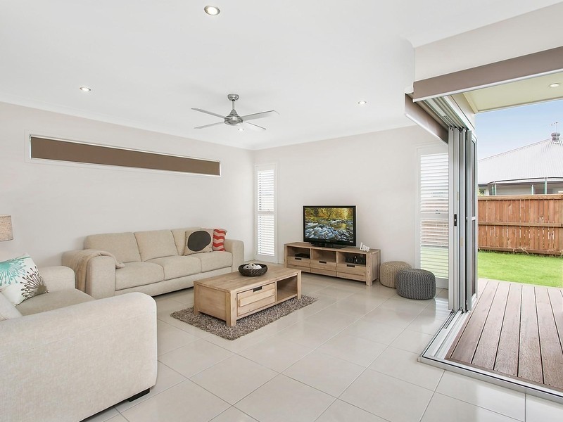 25 Foxtail Circuit, Mountain Creek QLD 4557