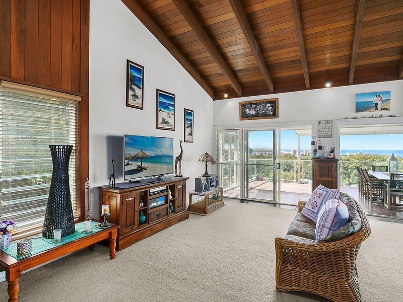 52 Tantula Road East, Alexandra Headland QLD 4572