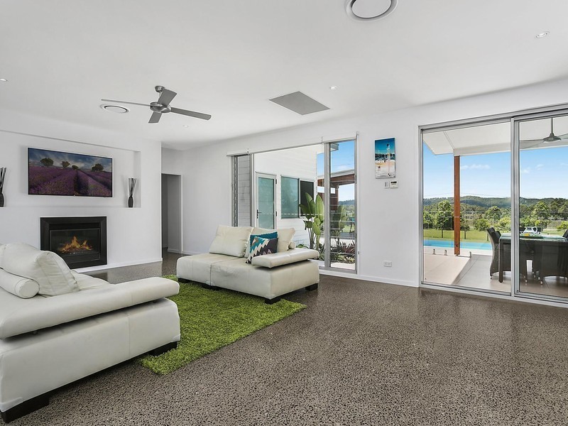 8 Golden Valley Place, Valdora QLD 4561