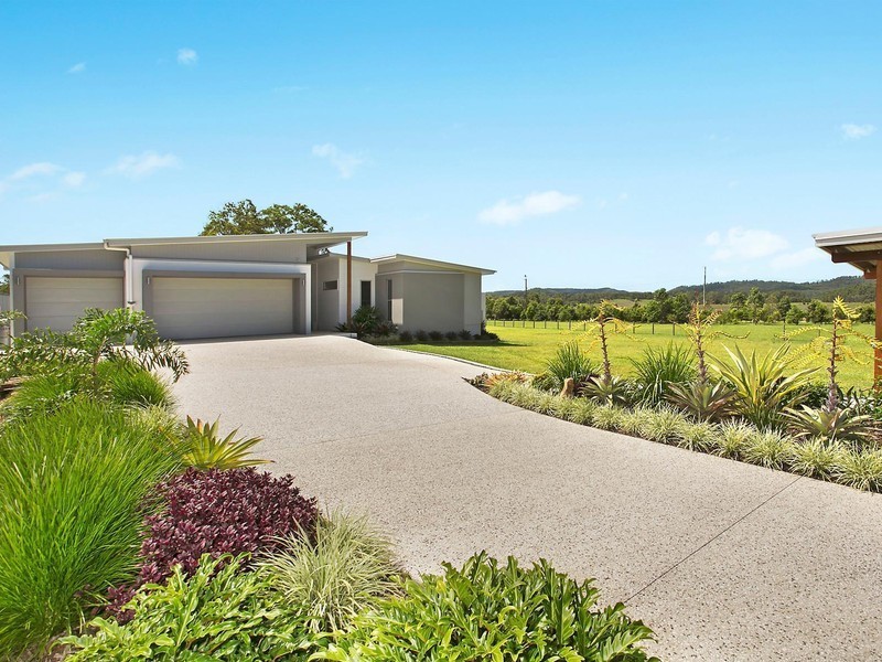 8 Golden Valley Place, Valdora QLD 4561