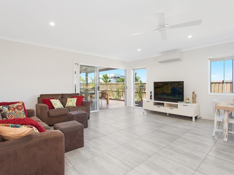 11 Stradbroke Street, Mountain Creek QLD 4557