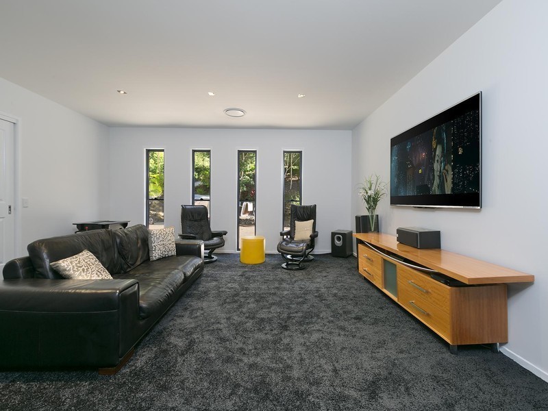 9 Anna Close, Tanawha QLD 4556