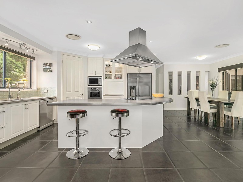 9 Anna Close, Tanawha QLD 4556