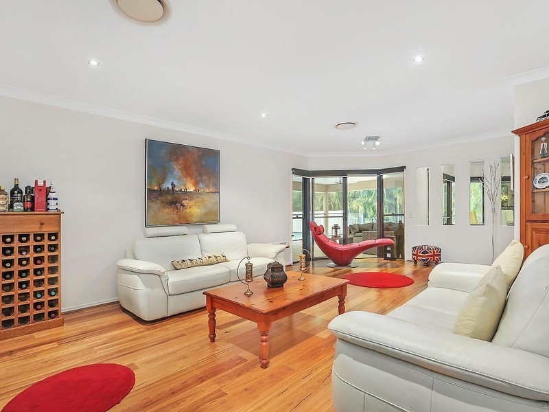 9 Anna Close, Tanawha QLD 4556