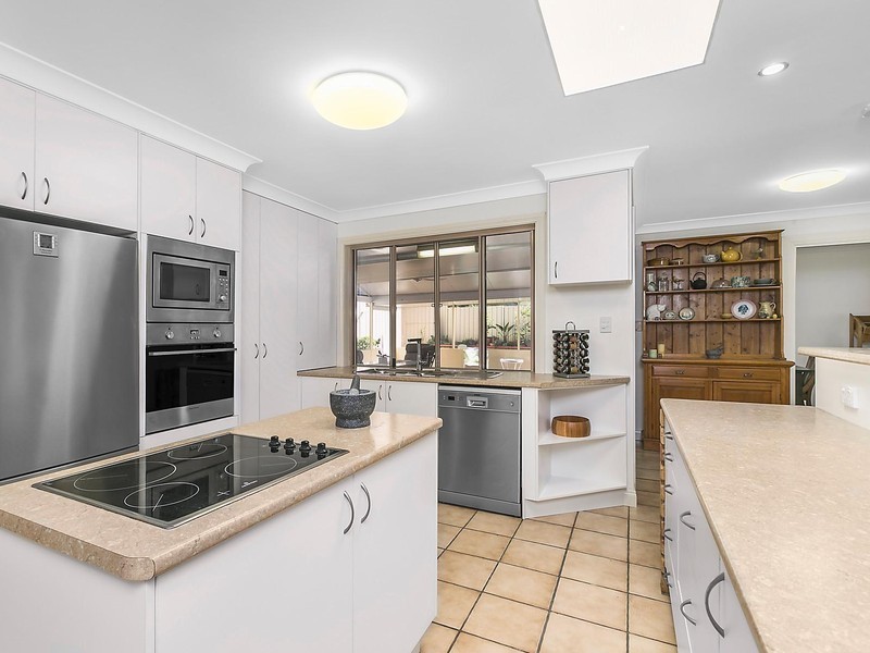 16 William Street, Landsborough QLD 4550