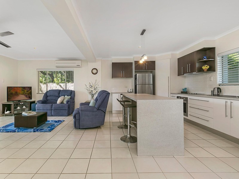 27 Mons School Road, Buderim QLD 4556