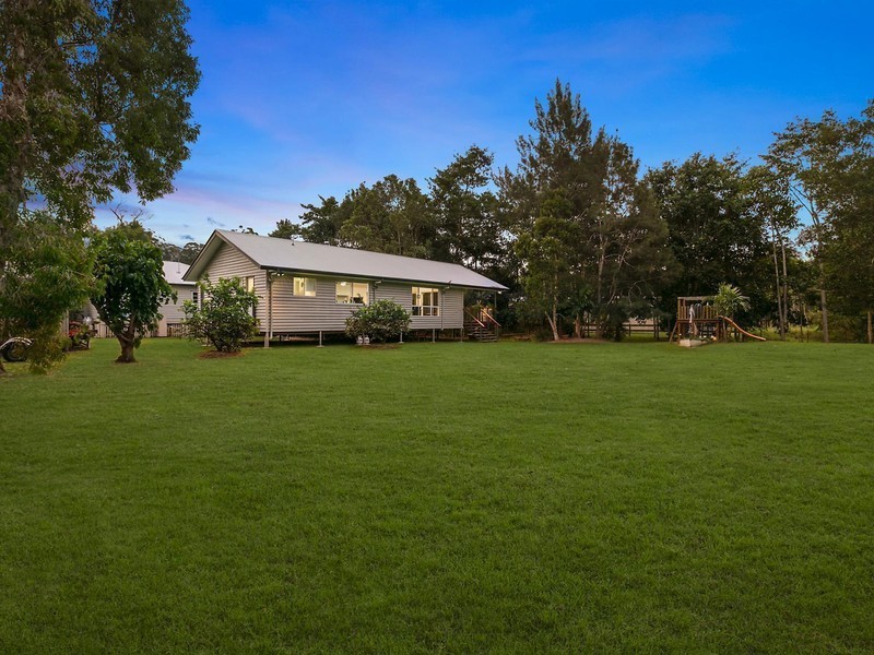 16 Mountaindale Court, Mooloolah Valley QLD 4553