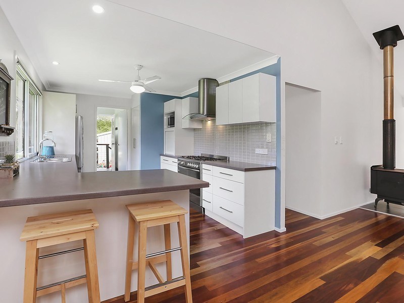 16 Mountaindale Court, Mooloolah Valley QLD 4553