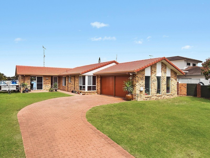 17 Oak Court, Minyama QLD 4575