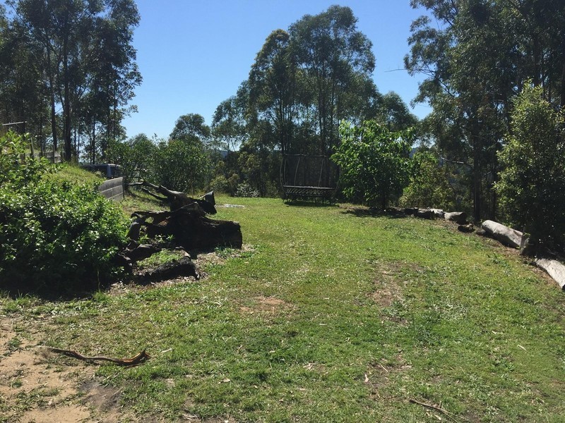 4 Lisa Road, Chevallum QLD 4555