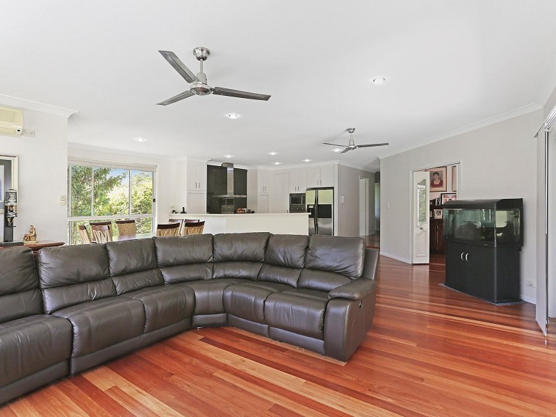 3 Walgarri Drive, Tanawha QLD 4556