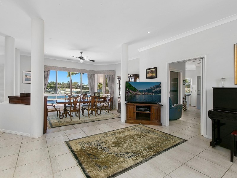 49 Carrothool Place, Mooloolaba QLD 4557