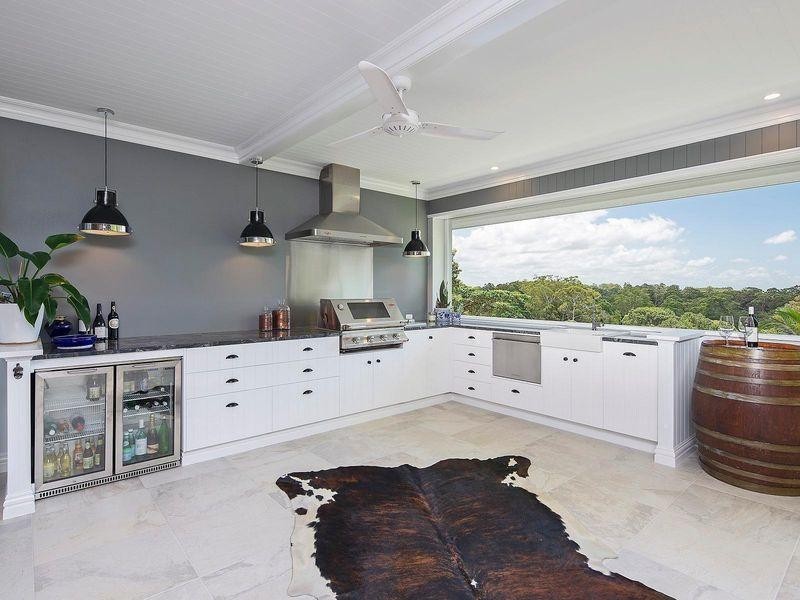 15 Mountain Top Court, Mons QLD 4556