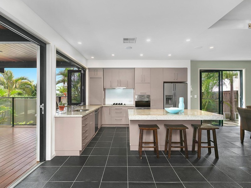 17 Camfield Street, Alexandra Headland QLD 4572