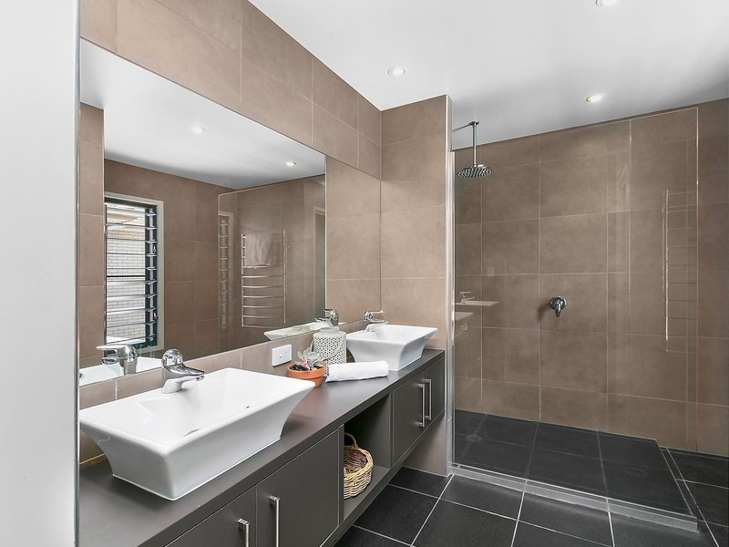 17 Camfield Street, Alexandra Headland QLD 4572