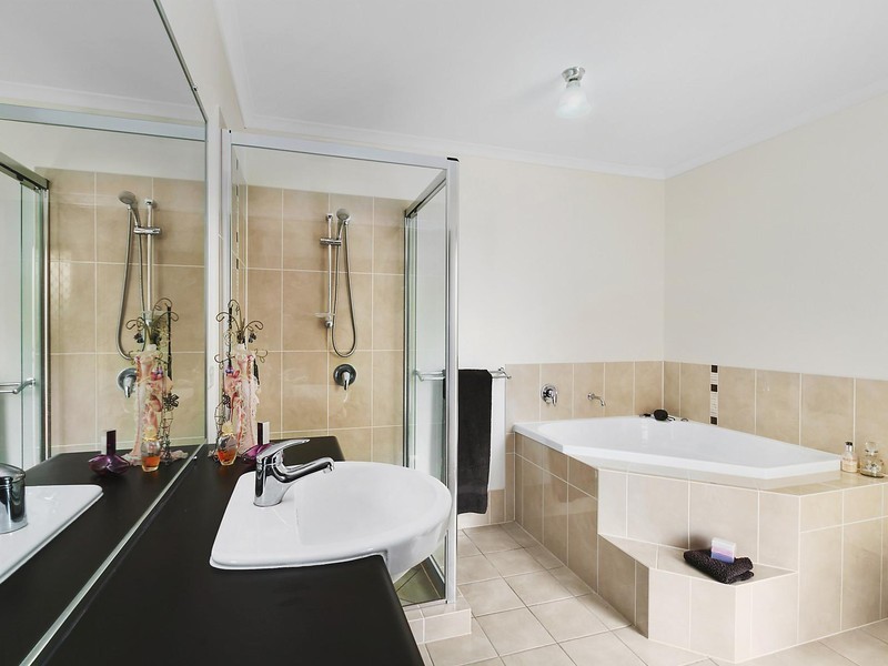 18 Eyre Place, Caloundra West QLD 4551