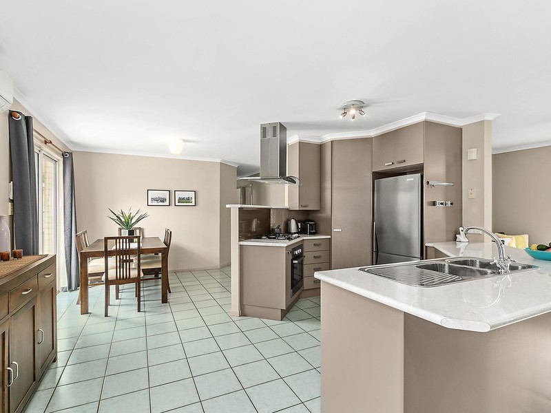 17 Honeymyrtle Court, Mountain Creek QLD 4557