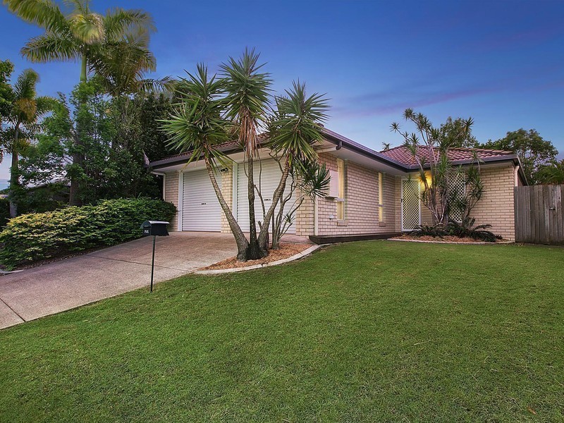 17 Honeymyrtle Court, Mountain Creek QLD 4557