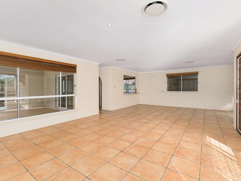 4 Gull Place, Parrearra QLD 4575