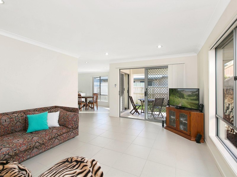 42 Robur Crescent, Mountain Creek QLD 4557