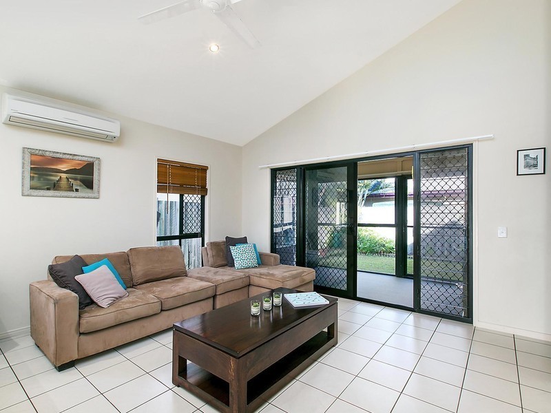 19 St Lucia Crescent, Kawana Island QLD 4575