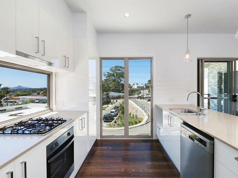 1 and 2/17 The Grove, Alexandra Headland QLD 4572