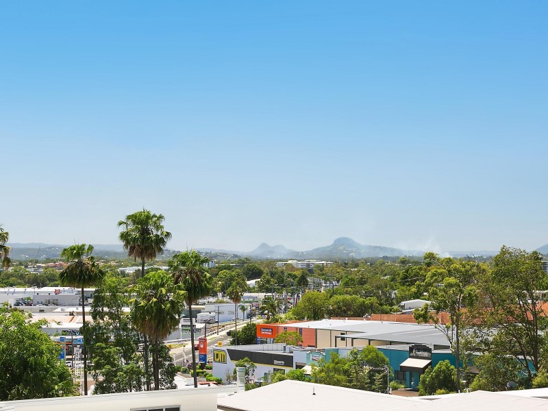 1 and 2/17 The Grove, Alexandra Headland QLD 4572