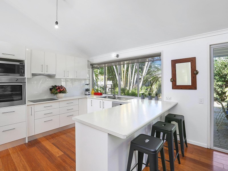 11 Sharon Crescent, Mountain Creek QLD 4557