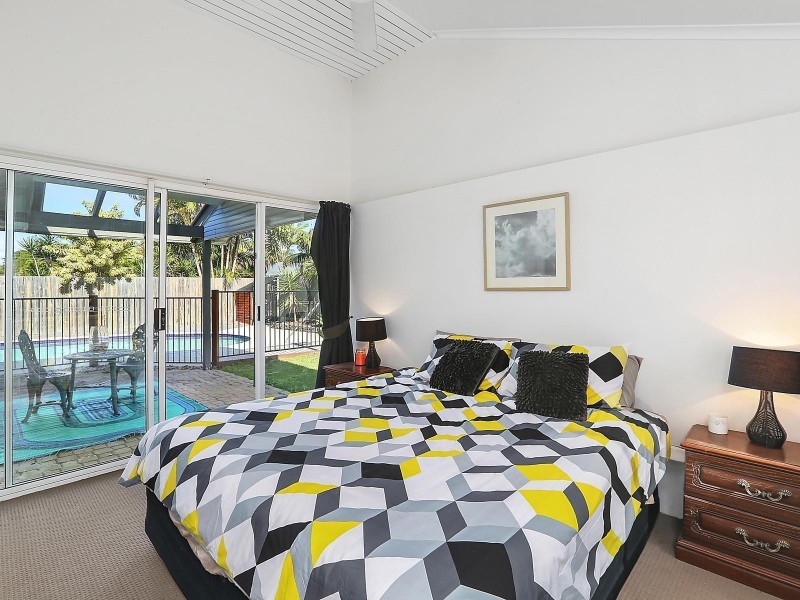 11 Sharon Crescent, Mountain Creek QLD 4557