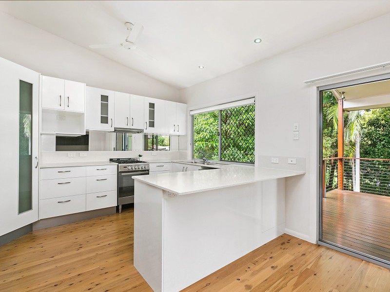 18 Oxleigh Crescent, Nambour QLD 4560