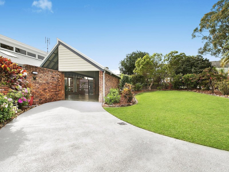 14 Hilltop Crescent, Coolum Beach QLD 4573