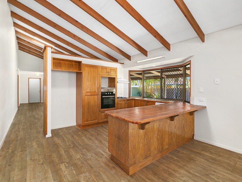 5 Karawatha Drive, Mountain Creek QLD 4557