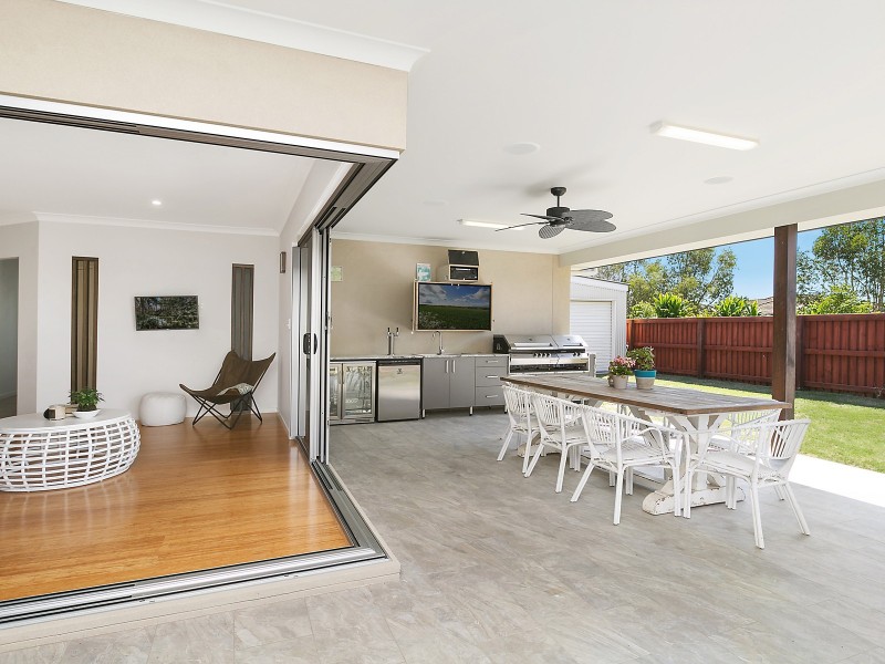 8 Petrus Place, Sippy Downs QLD 4556