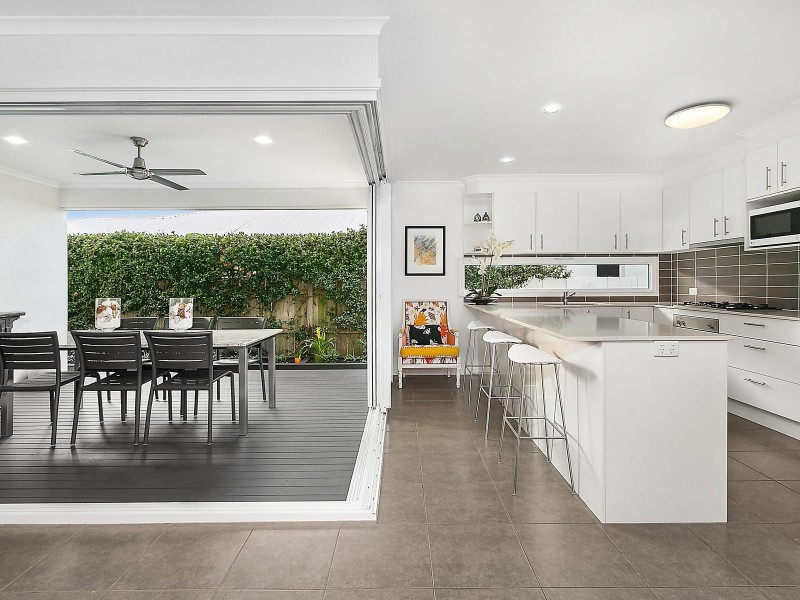 18 Myrtle Place, Mountain Creek QLD 4557