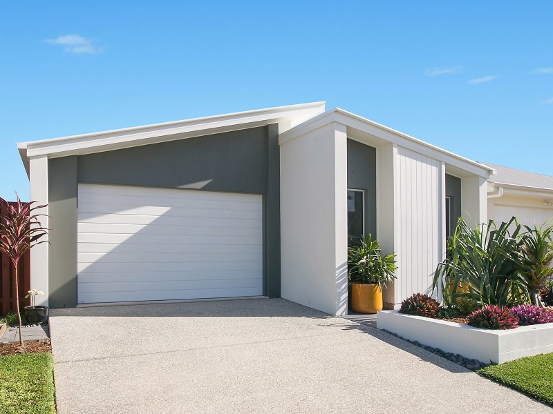 24 Flame Tree Avenue, Sippy Downs QLD 4556