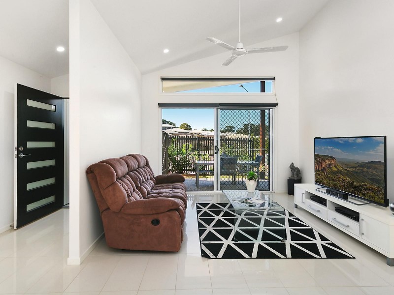 1&2/77 Parklakes Drive, Bli Bli QLD 4560