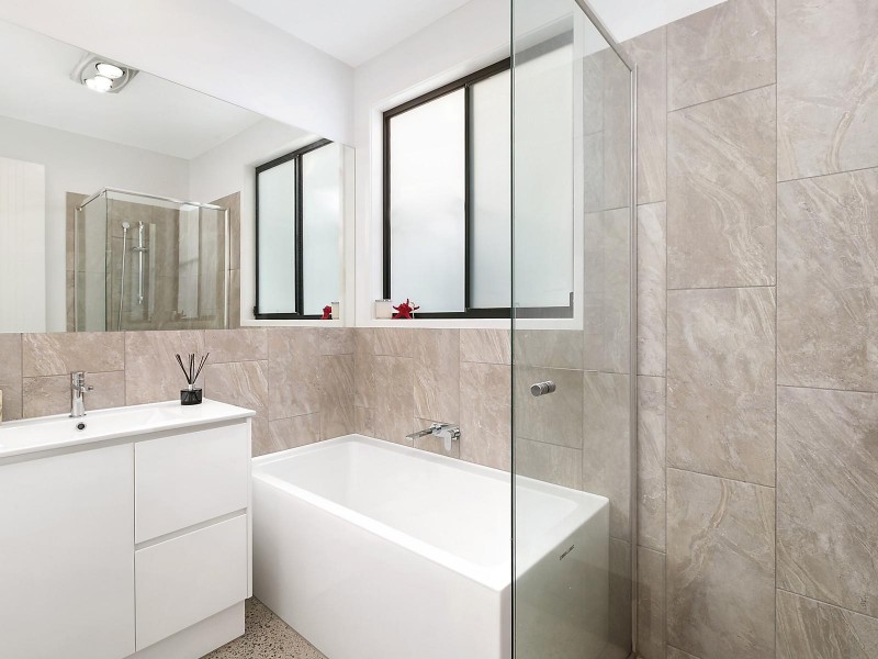 31 Vincent Avenue, Sippy Downs QLD 4556